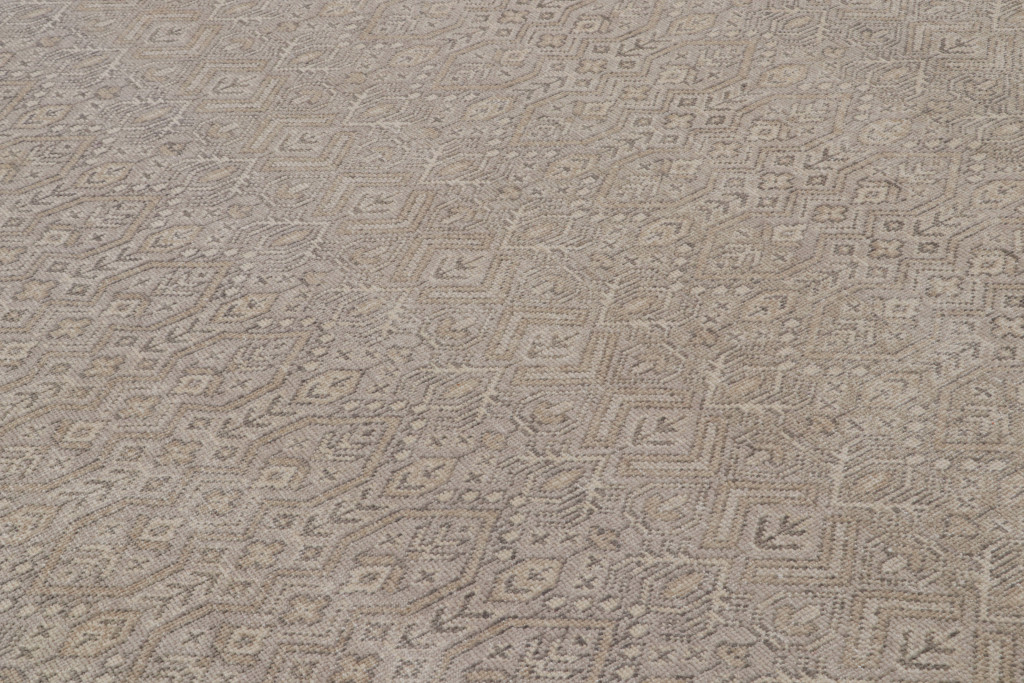Contemporary Rug with Geometric Patterns