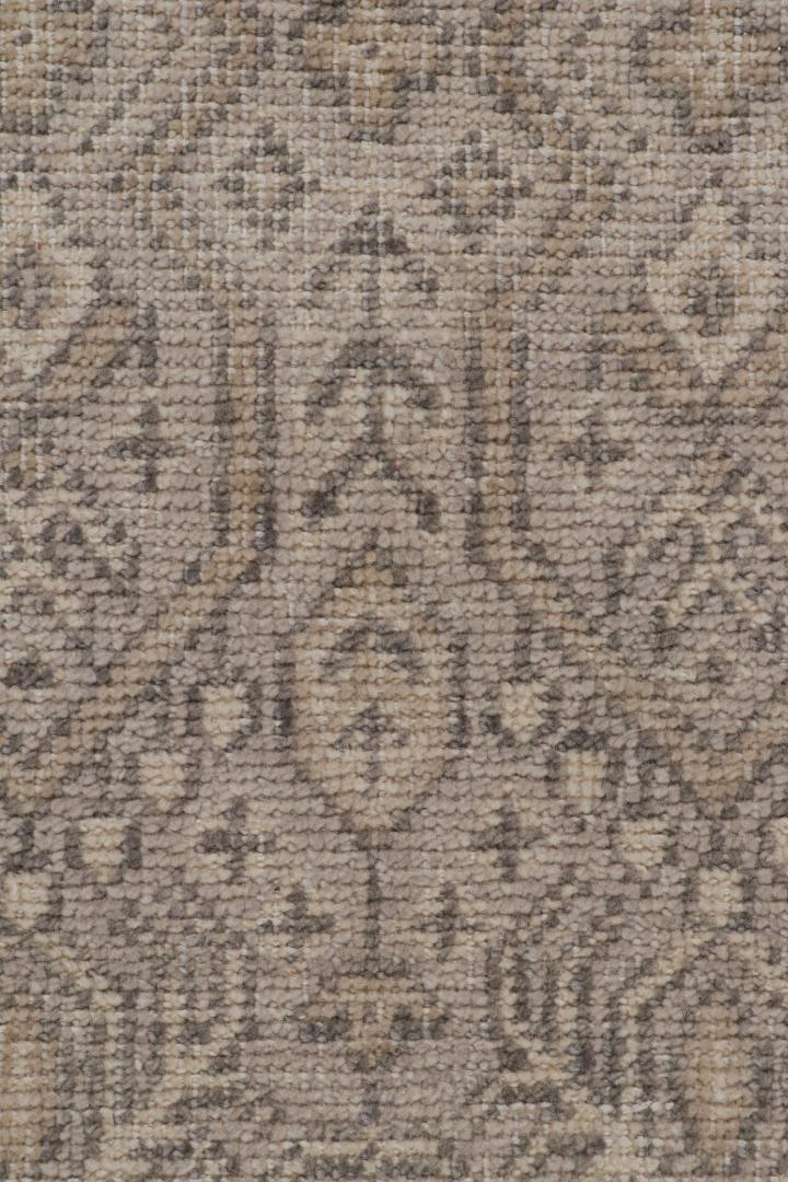 Contemporary Rug with Geometric Patterns