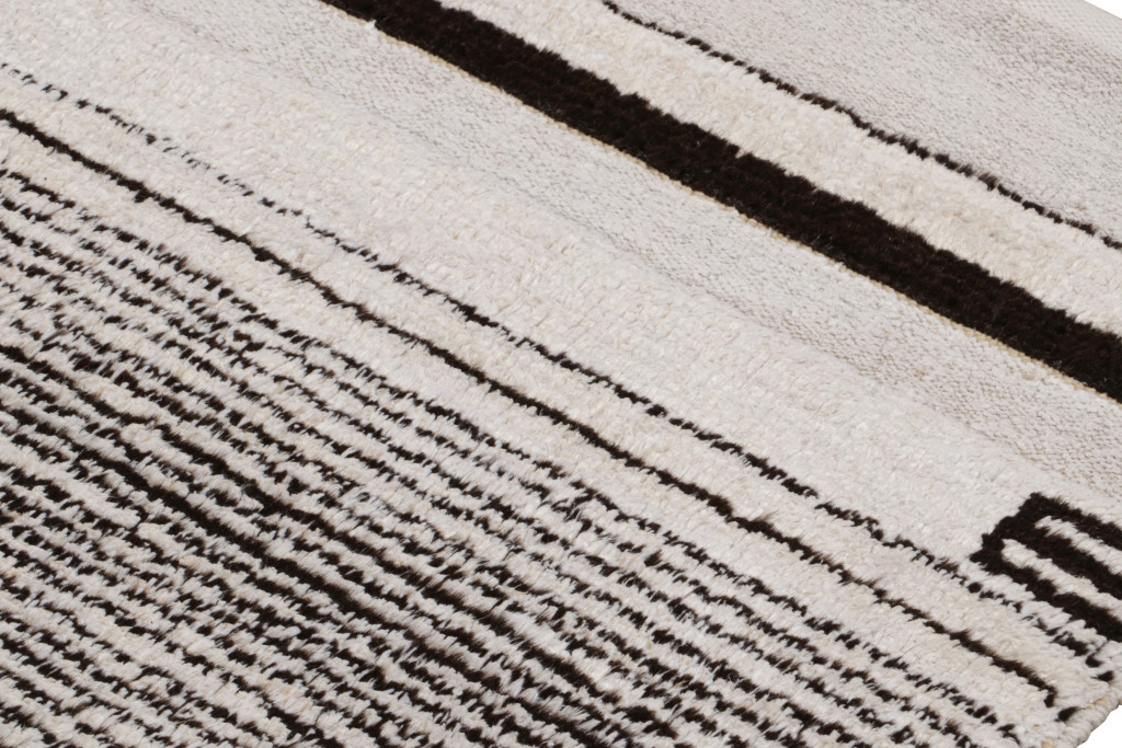 Contemporary Rug with Stripes and Gradation “Sky”
