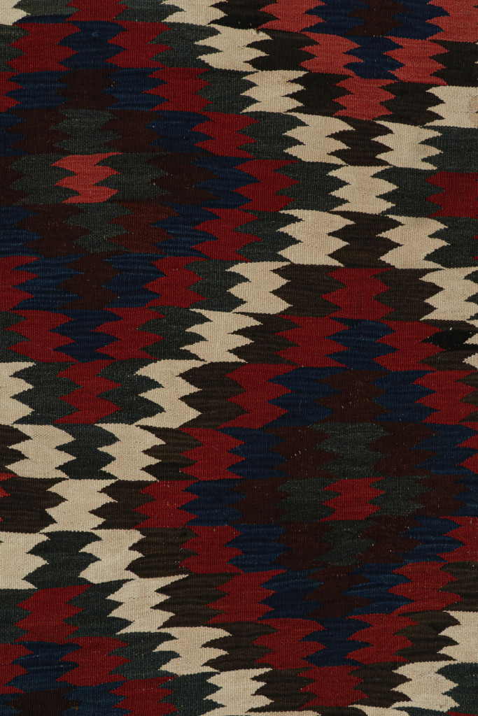 Vintage Kilim with Geometric Patterns