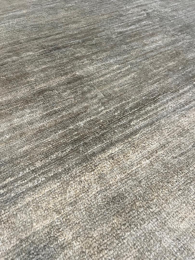 JSO121 DEF 430 Platinum, Pure Silk, Hand woven in India, 390 x 570cm, Price TBC., Closeup jpg