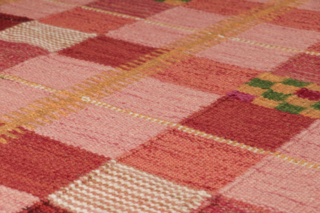 Scandinavian Rug with Geometric Patterns