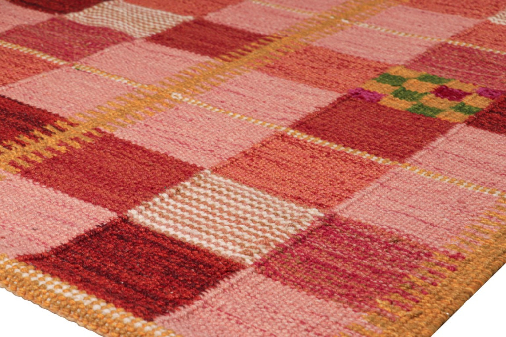 Scandinavian Rug with Geometric Patterns