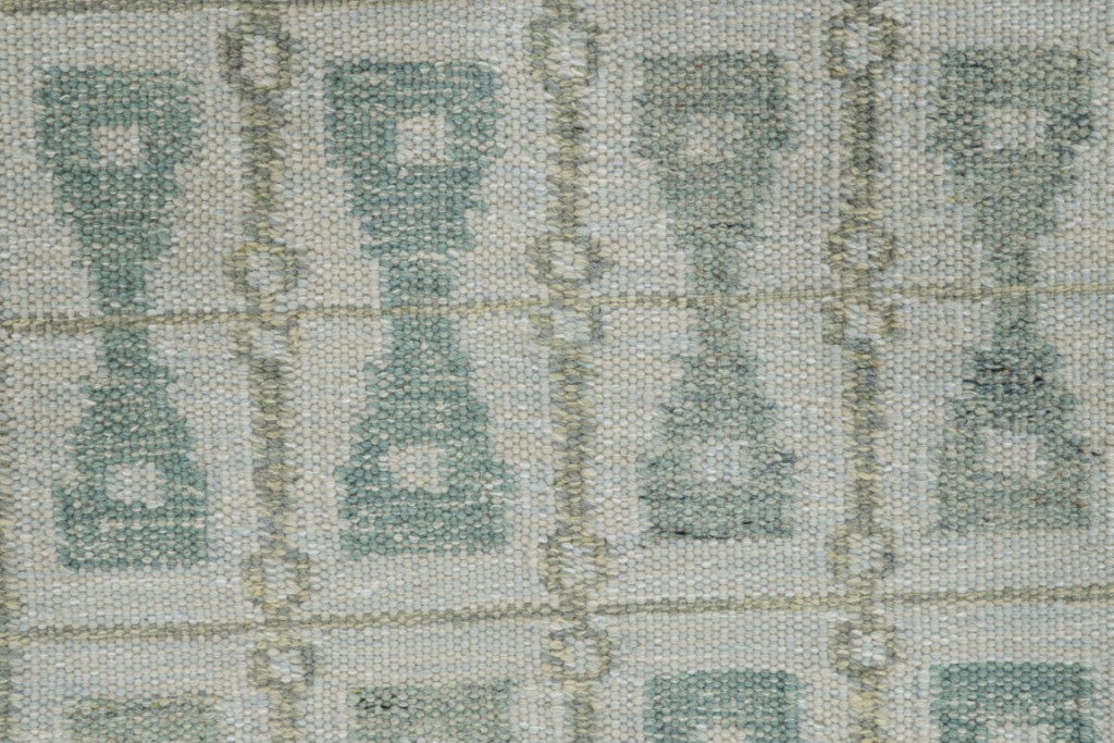 Scandinavian Rug with Hourglass Geometric Patterns