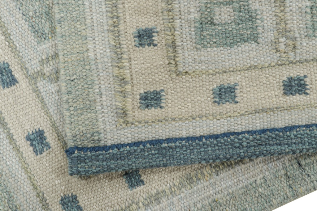 Scandinavian Rug with Hourglass Geometric Patterns