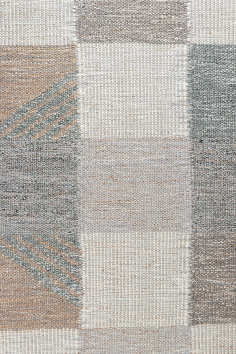 Scandinavian Rug with Geometric Patterns