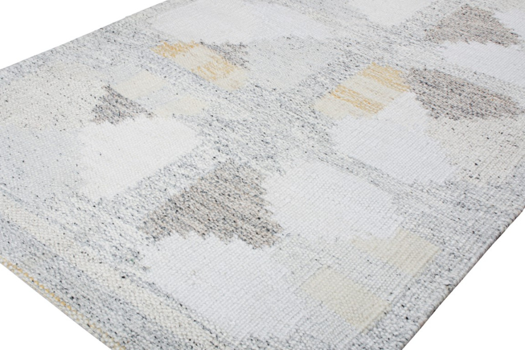 Scandinavian Rug with Geometric Patterns