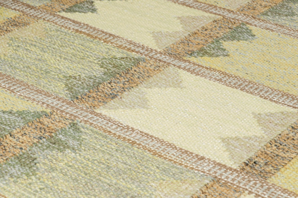 Scandinavian Custom Rug with Geometric Patterns