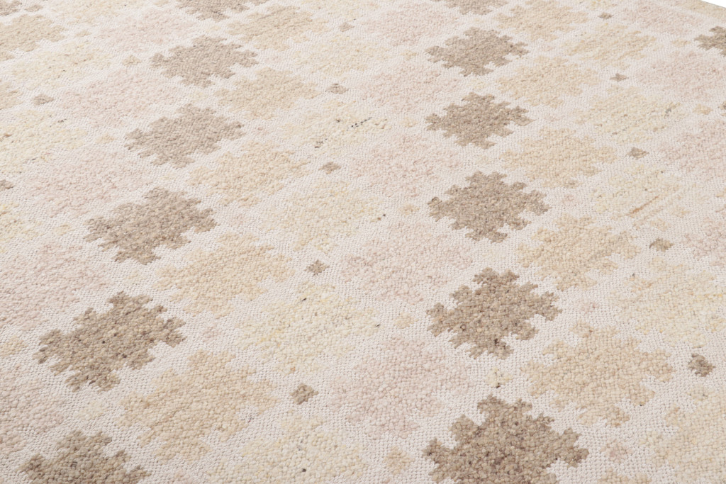 Scandinavian Rug with Geometric Patterns