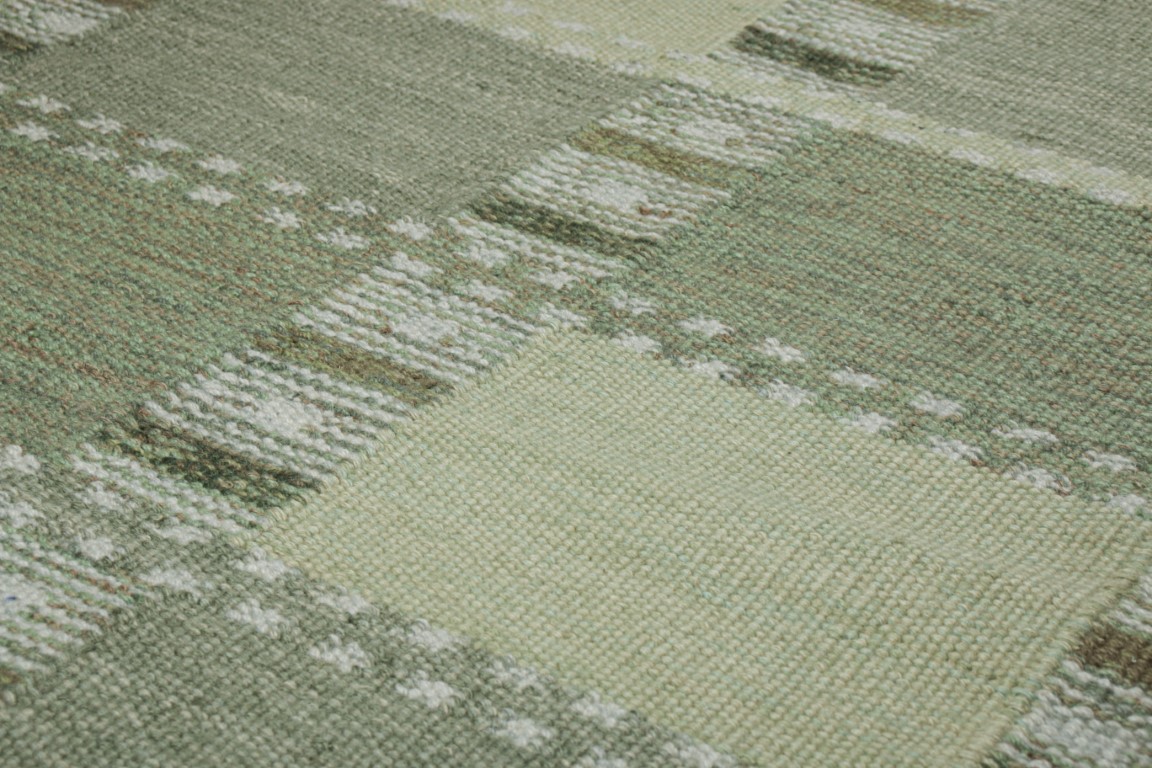 Scandinavian Square Rug with Geometric Patterns