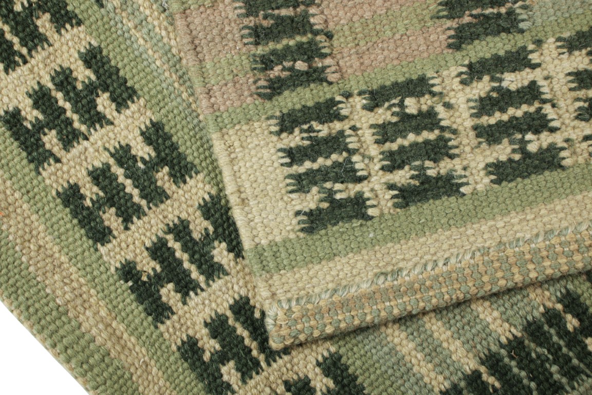 Scandinavian Square Rug with Geometric Stripes