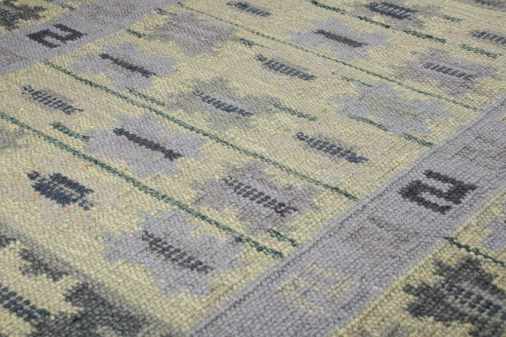 Scandinavian Rug with Geometric Patterns