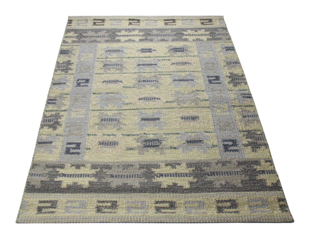 Scandinavian Rug with Geometric Patterns