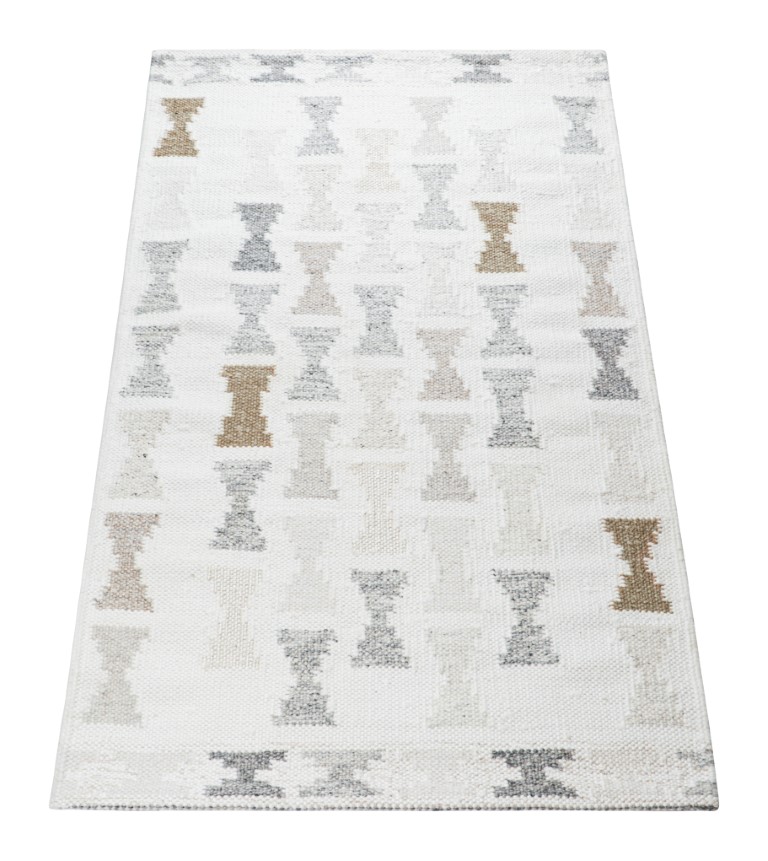 Scandinavian Rug with Hourglass Geometric Patterns
