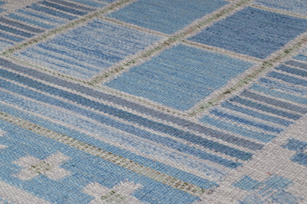 Scandinavian Rug with Geometric Patterns
