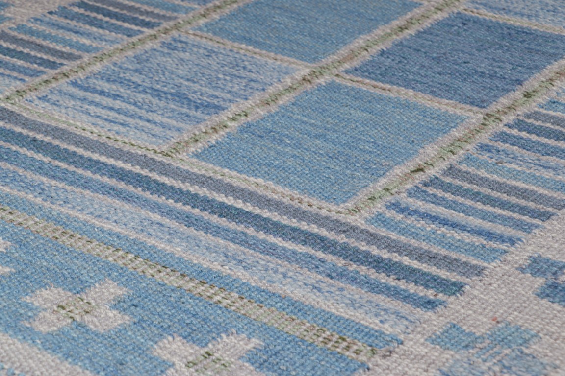 Scandinavian Rug with Geometric Patterns