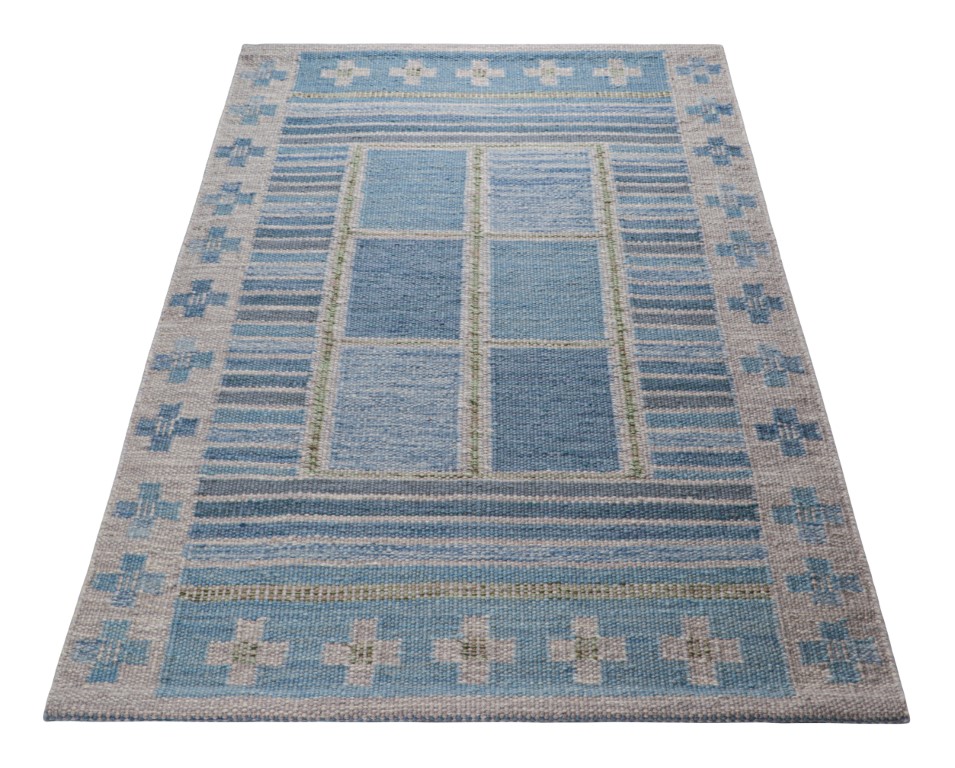Scandinavian Rug with Geometric Patterns