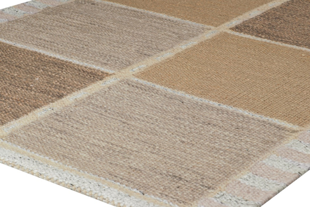 Scandinavian Rug with Geometric Patterns