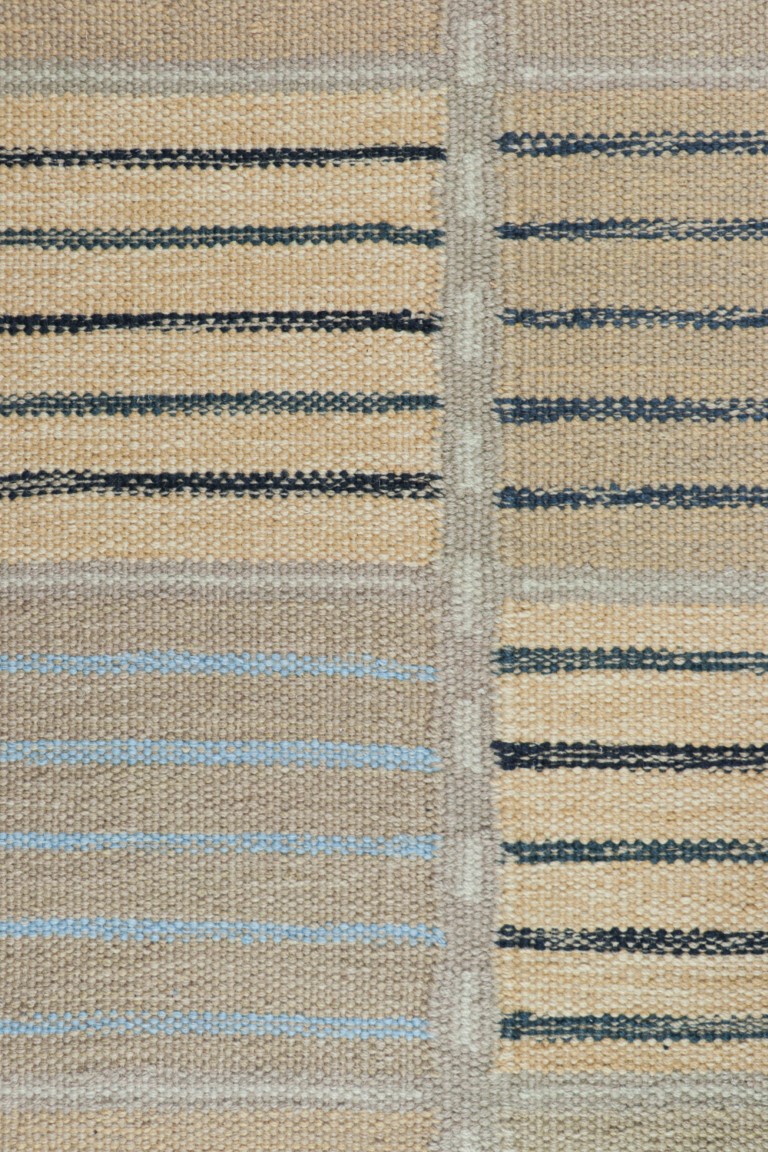 Scandinavian Rug with Hourglass Geometric Patterns