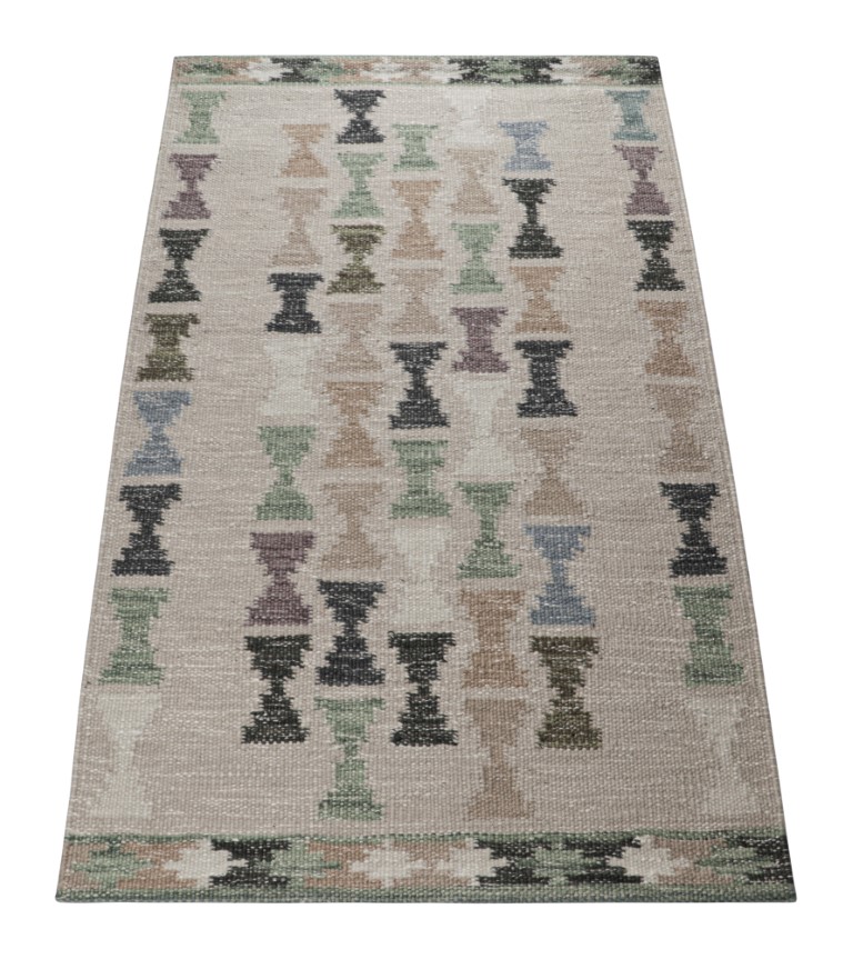 Scandinavian Rug with Hourglass Geometric Patterns