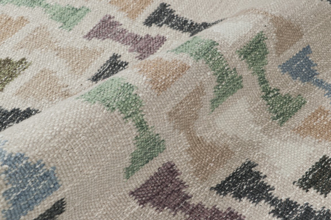 Scandinavian Rug with Hourglass Geometric Patterns