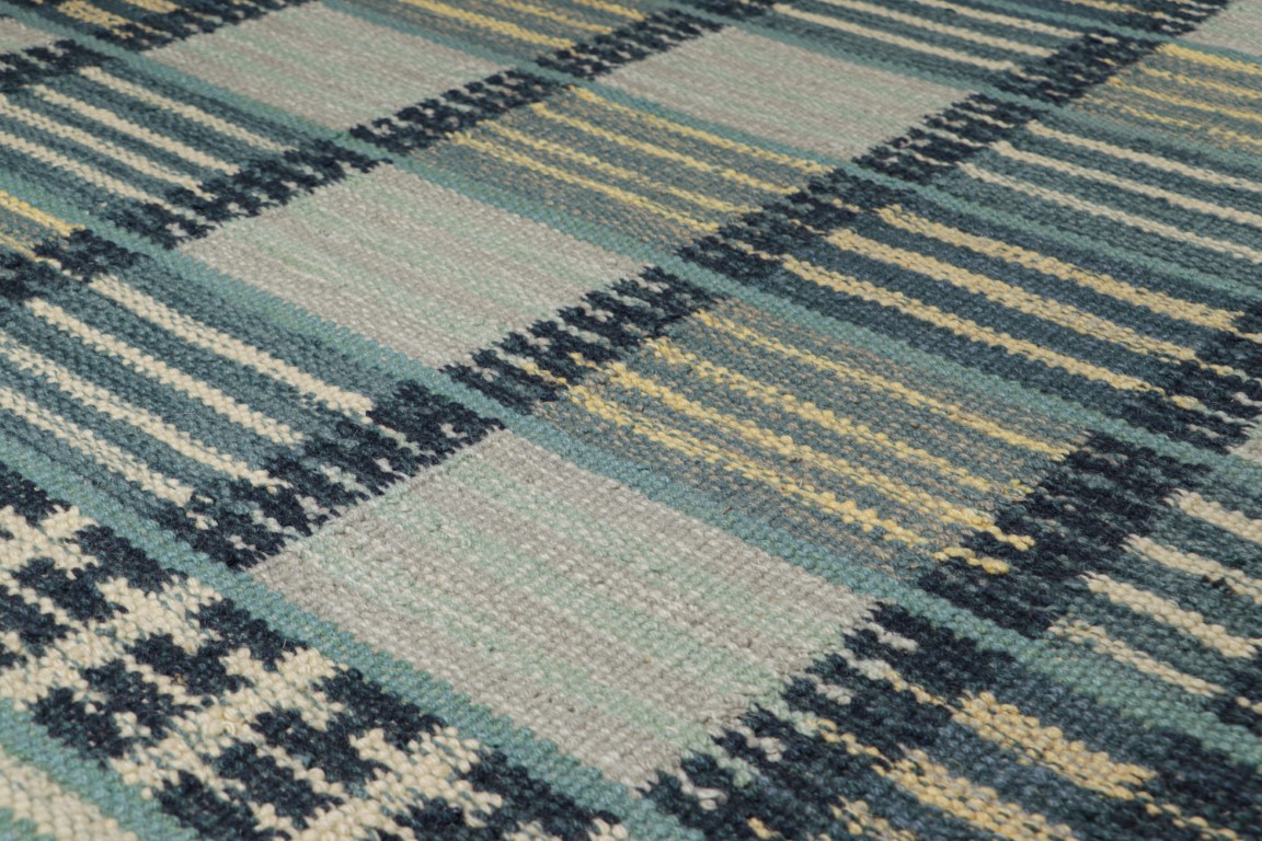 Scandinavian Rug with Geometric Patterns