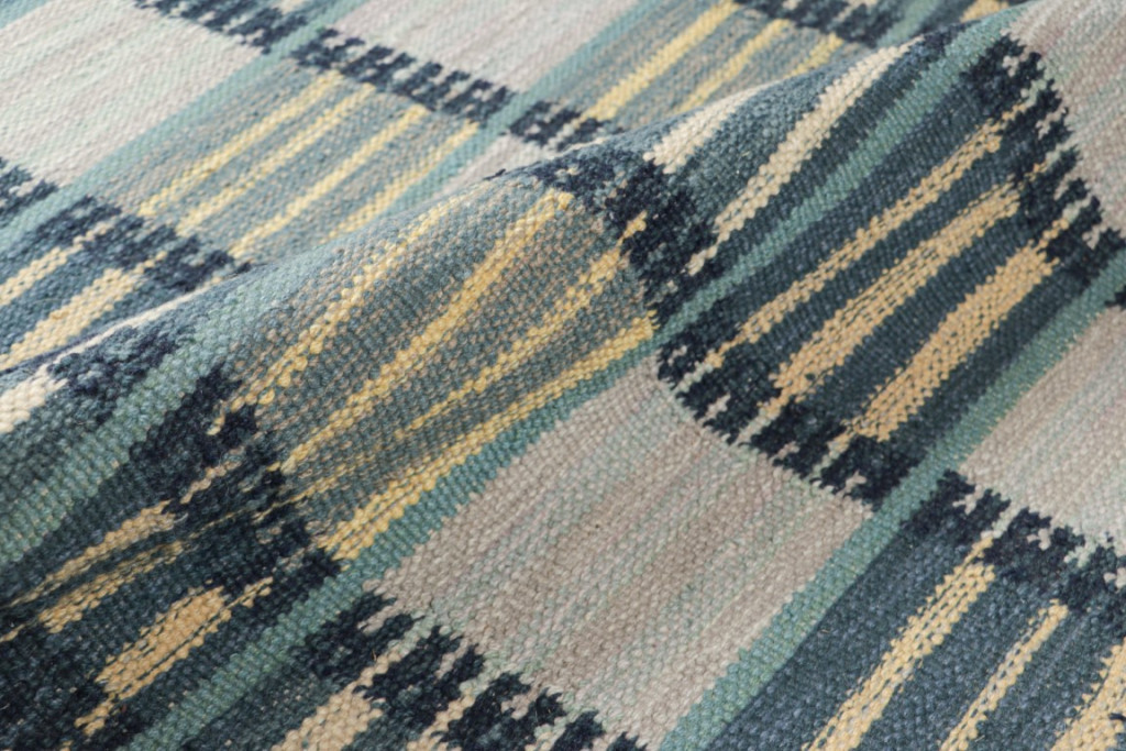 Scandinavian Rug with Geometric Patterns