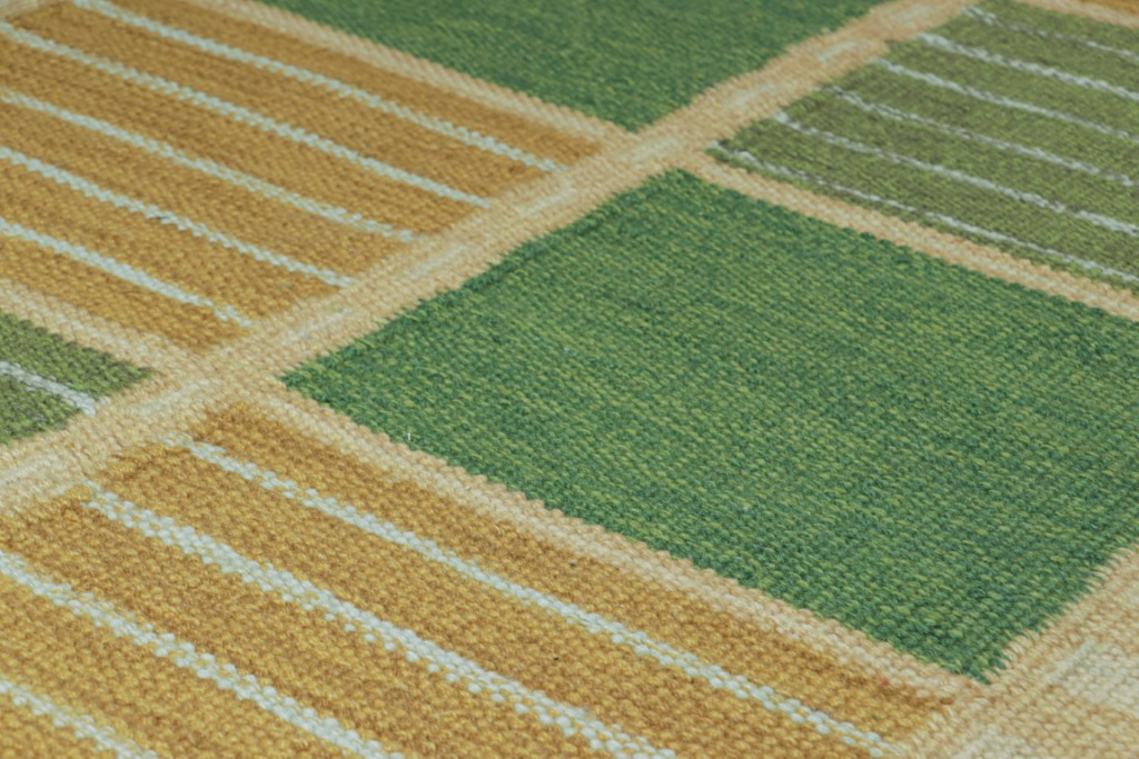 Scandinavian Rug with Geometric Patterns