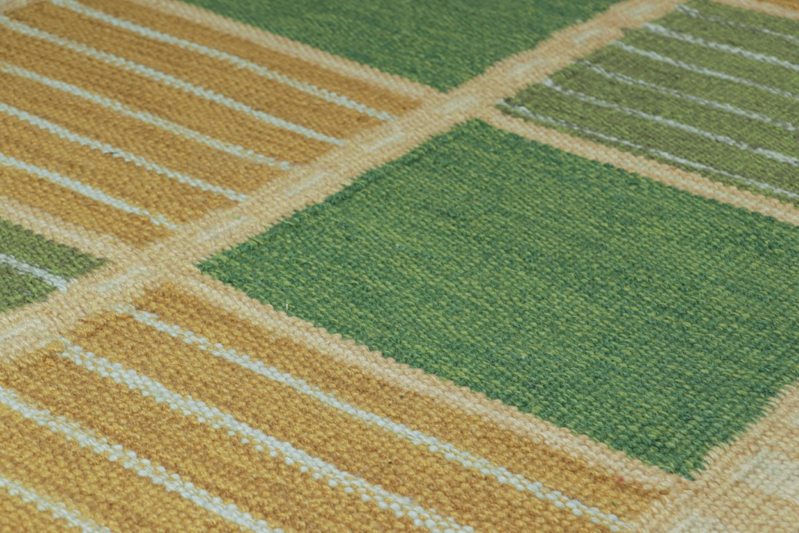 Scandinavian Rug with Geometric Patterns