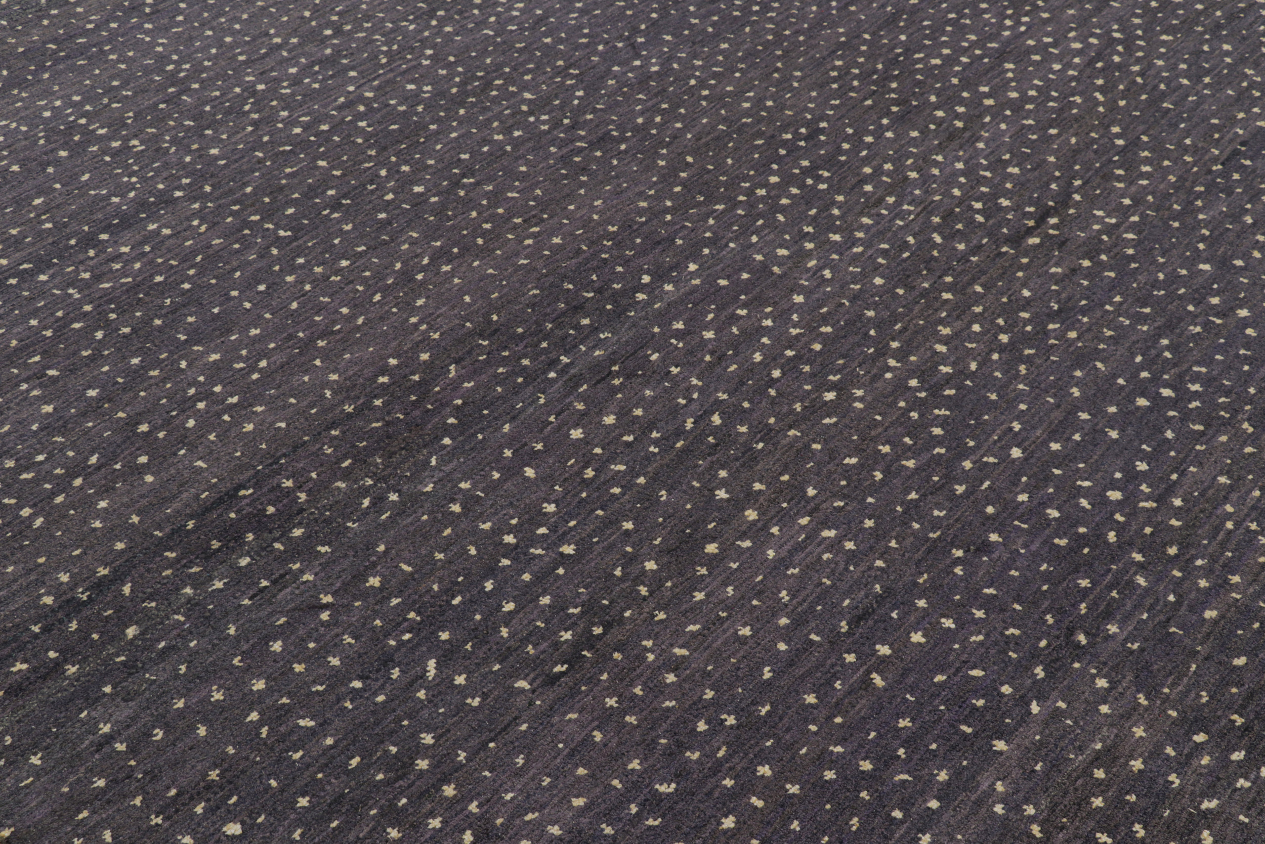 29757 8'11x12'4 2