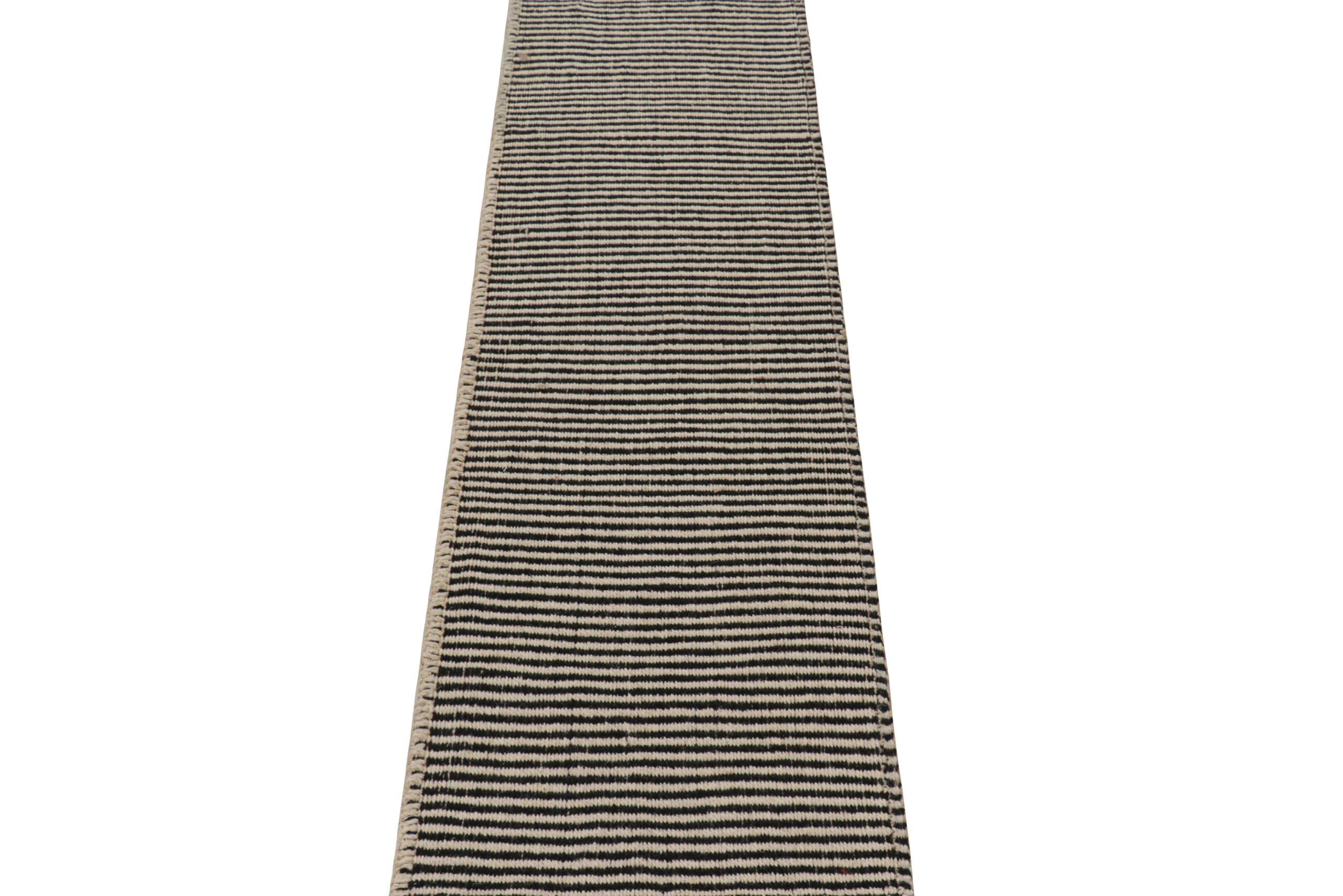 32365 1'8x5'11 5