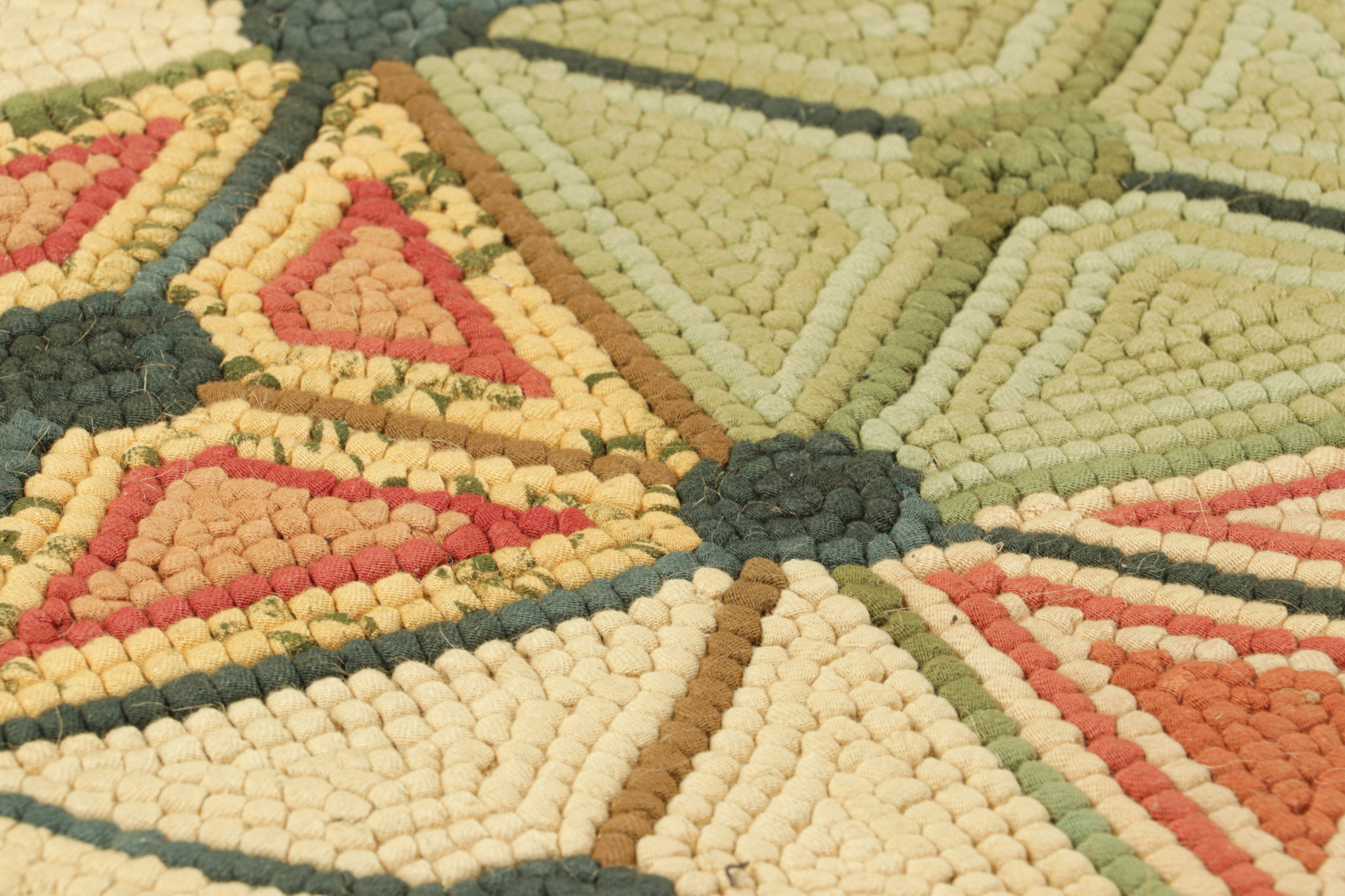 5028115 HC7055 HOOKED RUGS 2