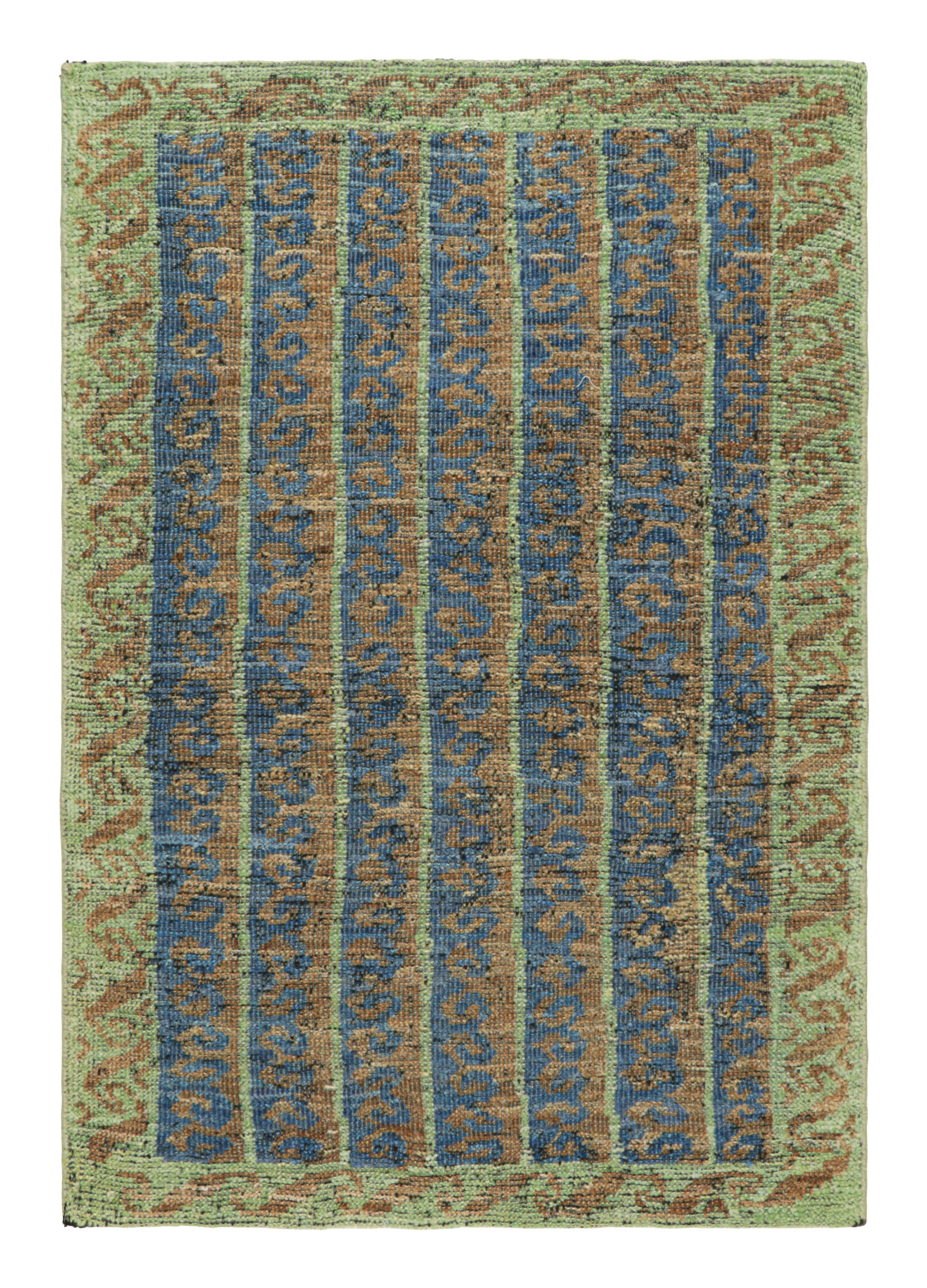 Classic Gift-Sized Geometric Rug