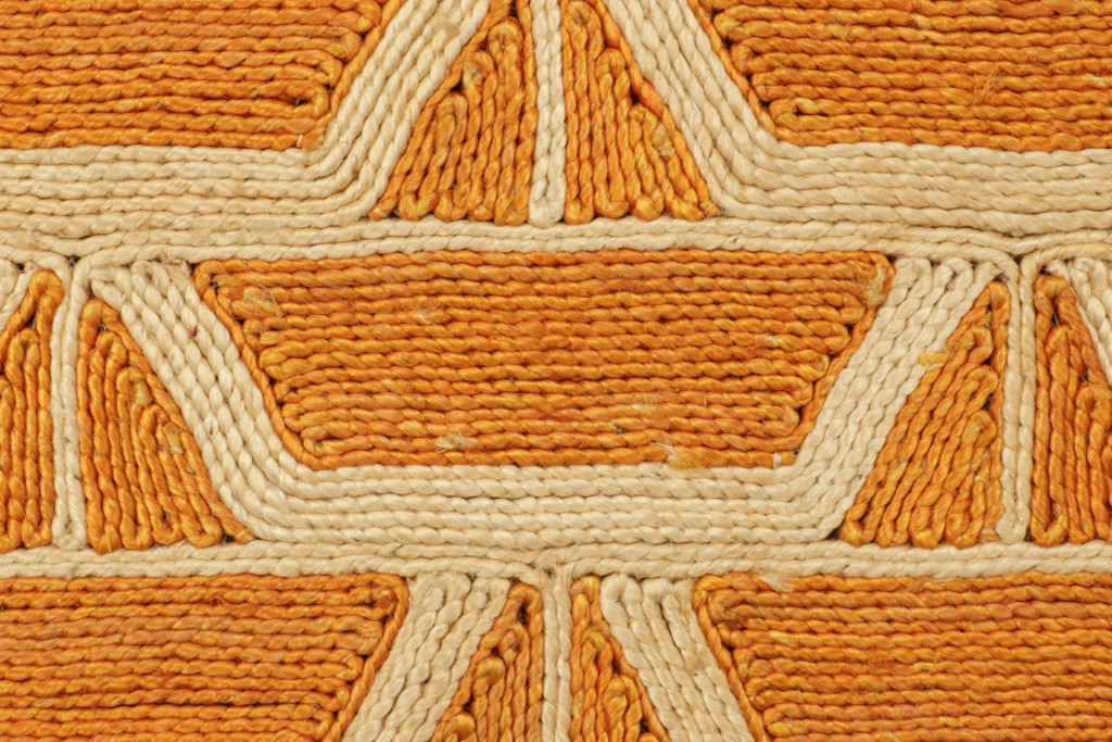 5028576 HAND WOVEN 3