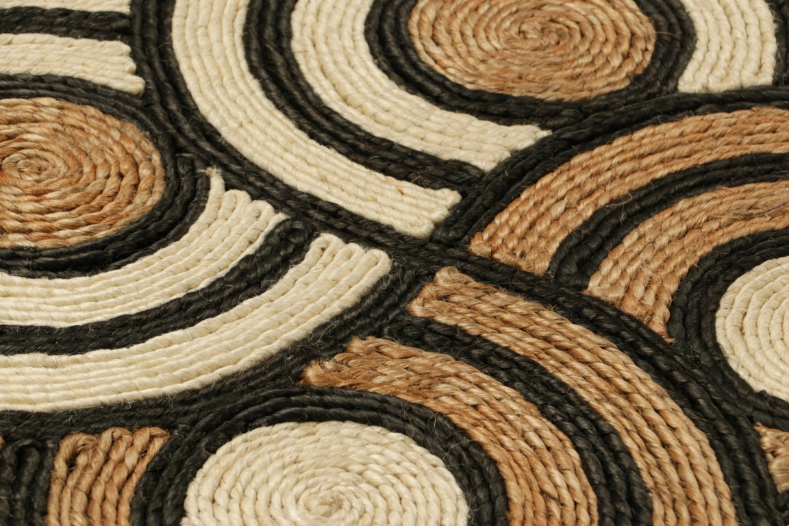 5028581 HAND WOVEN 2