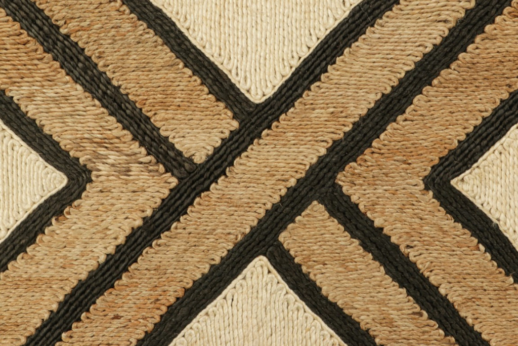 5028582 HAND WOVEN 3