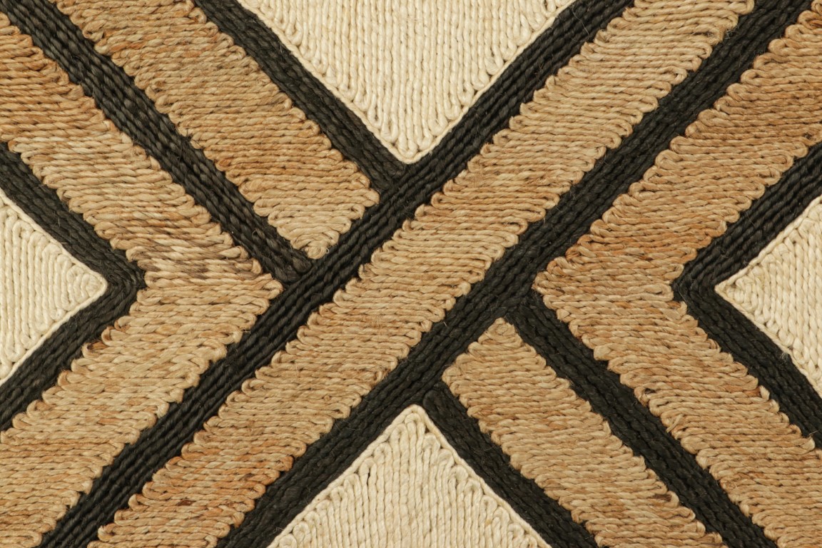 5028582 HAND WOVEN 3