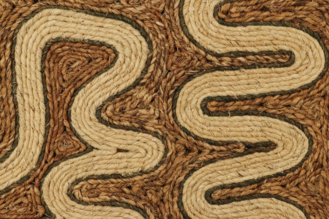 5028585 HAND WOVEN 3