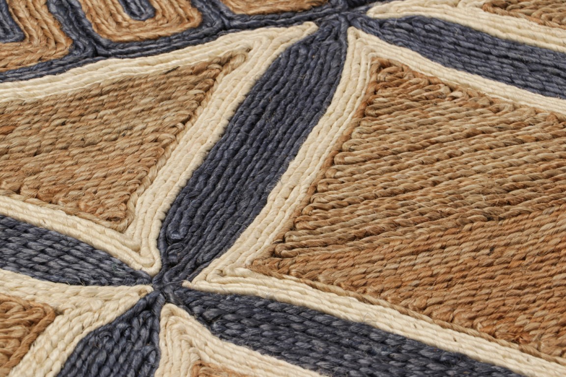 5028588 HAND WOVEN 2