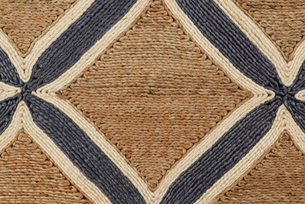 5028588 HAND WOVEN 3