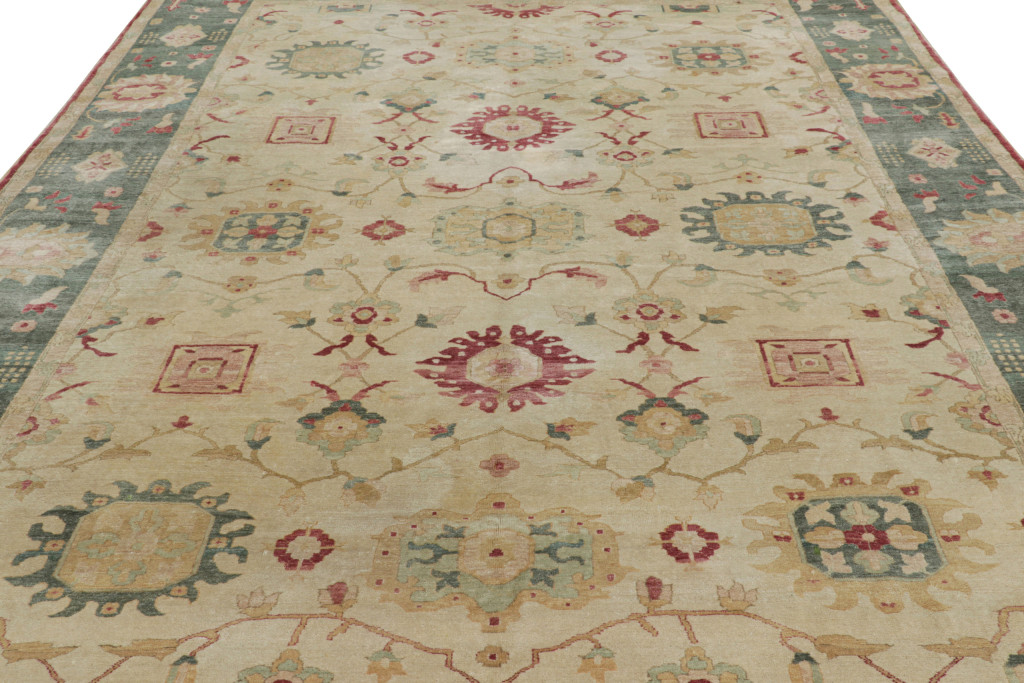 Traditional Sultanabad Floral Rug