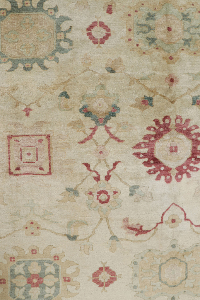 Traditional Sultanabad Floral Rug