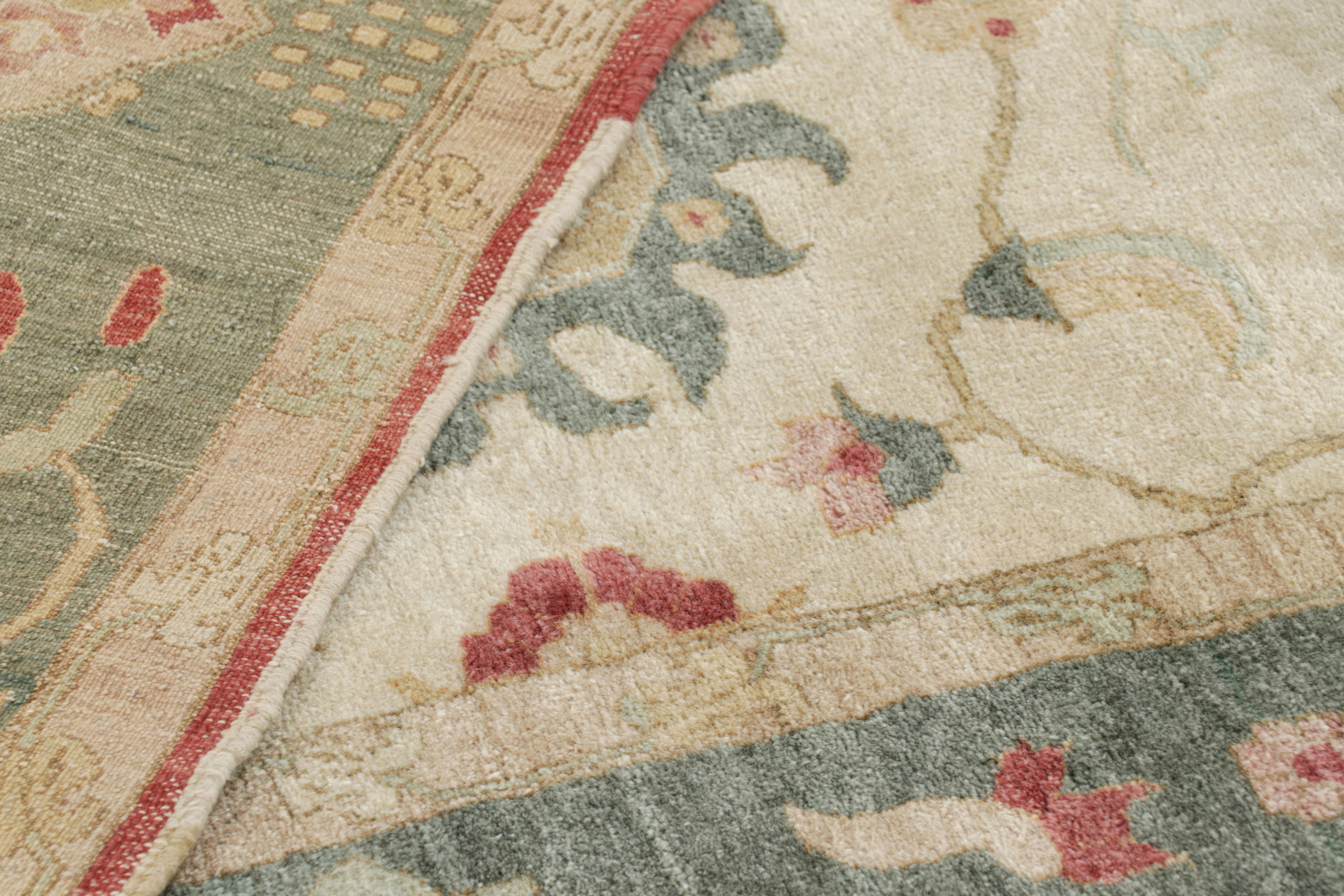 Traditional Sultanabad Floral Rug