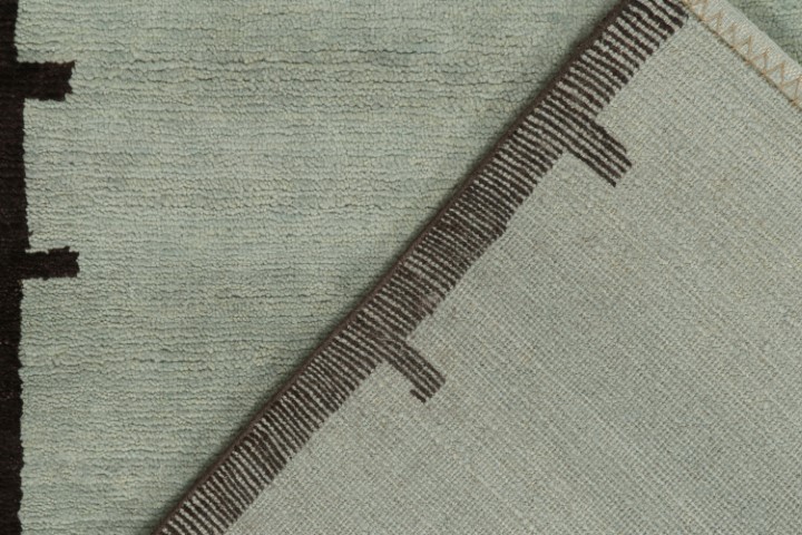 Modern rug in Blue