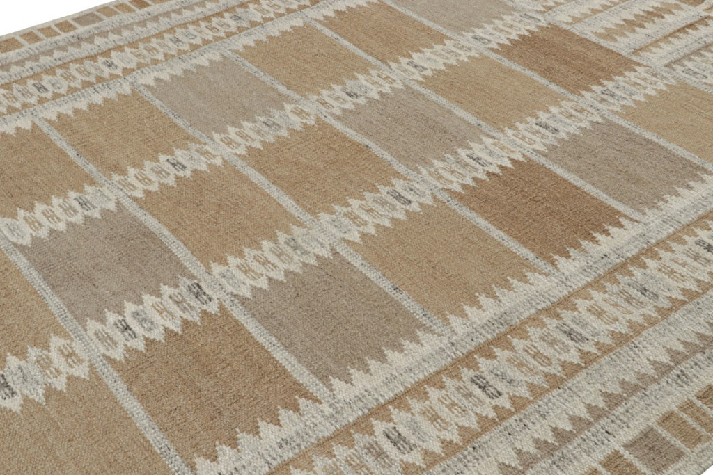Scandinavian Custom Rug Design with Geometric Patterns