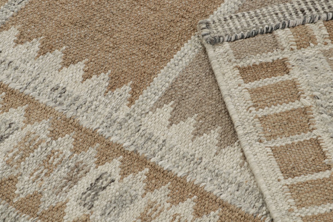 Scandinavian Custom Rug Design with Geometric Patterns