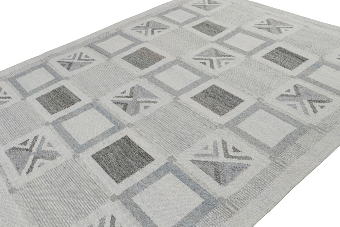 Scandinavian Custom Outdoor Rug with Geometric Patterns