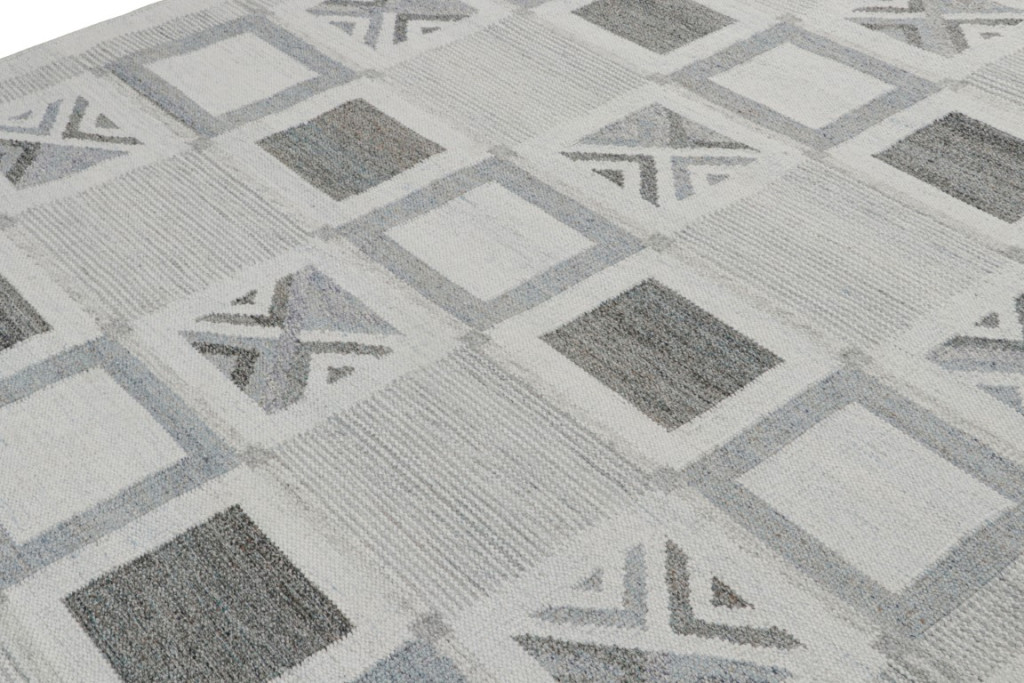 Scandinavian Custom Outdoor Rug with Geometric Patterns