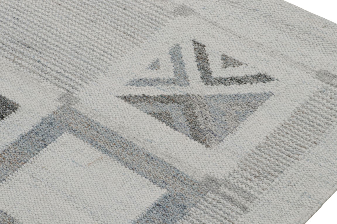 Scandinavian Custom Outdoor Rug with Geometric Patterns