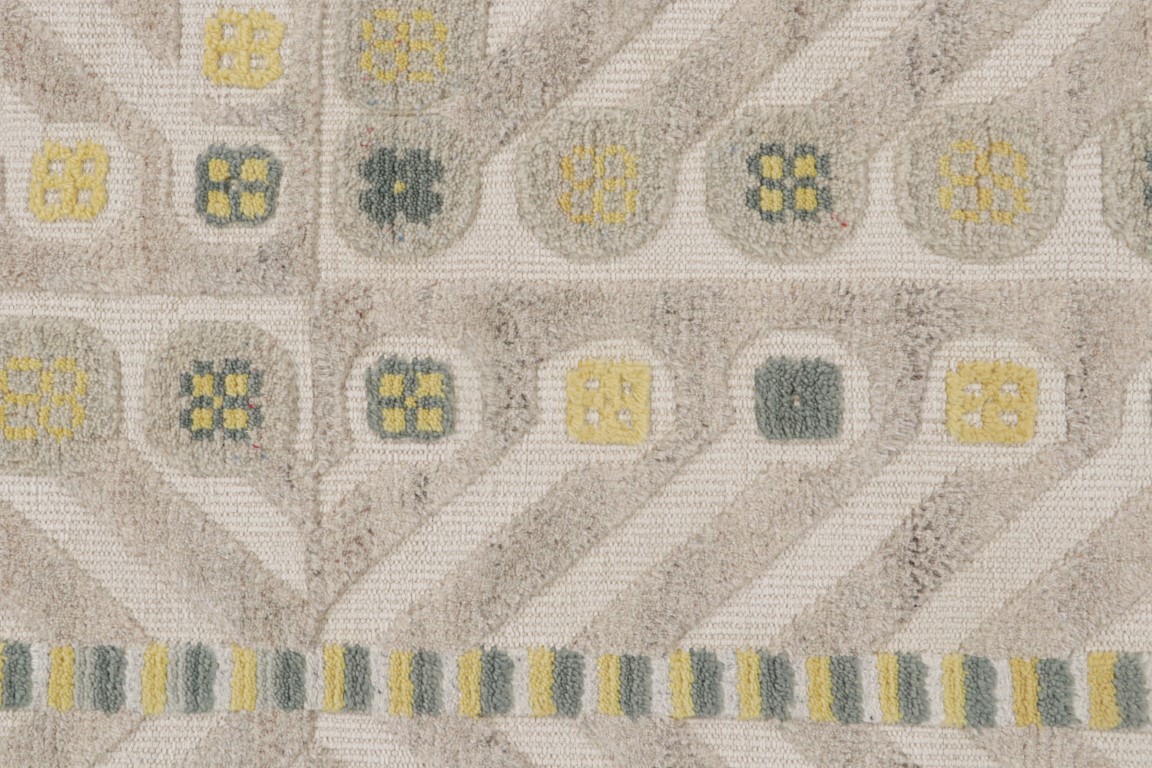 Scandinavian Rug with Geometric Patterns